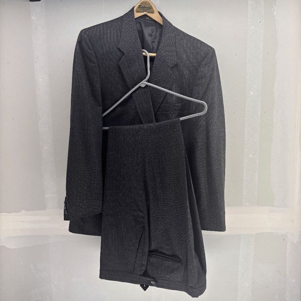 Biella Italy Pure Wool Suit Dark Charcoal Gray Pinstriped 38R Blazer 40x29 Pants